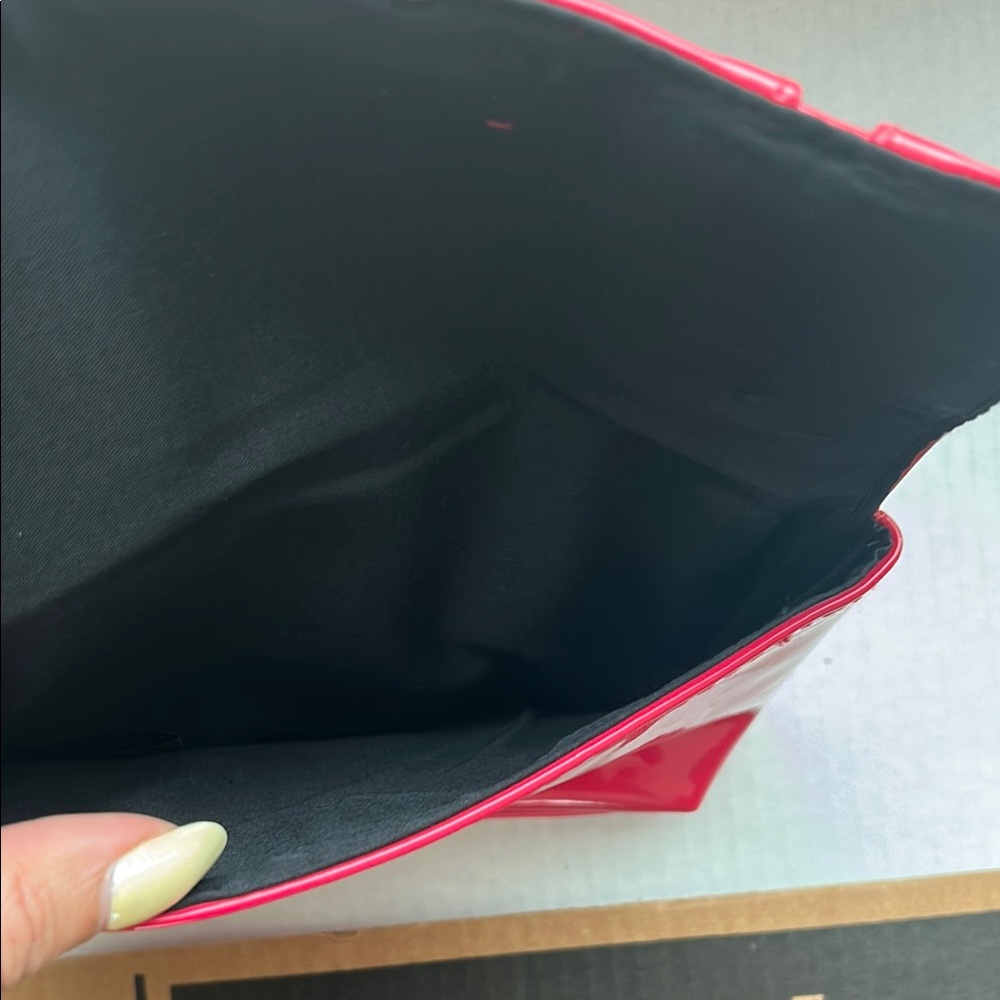 YSL Pink Patent Leather Clutch/Beauty Bag - Picture 4 of 6